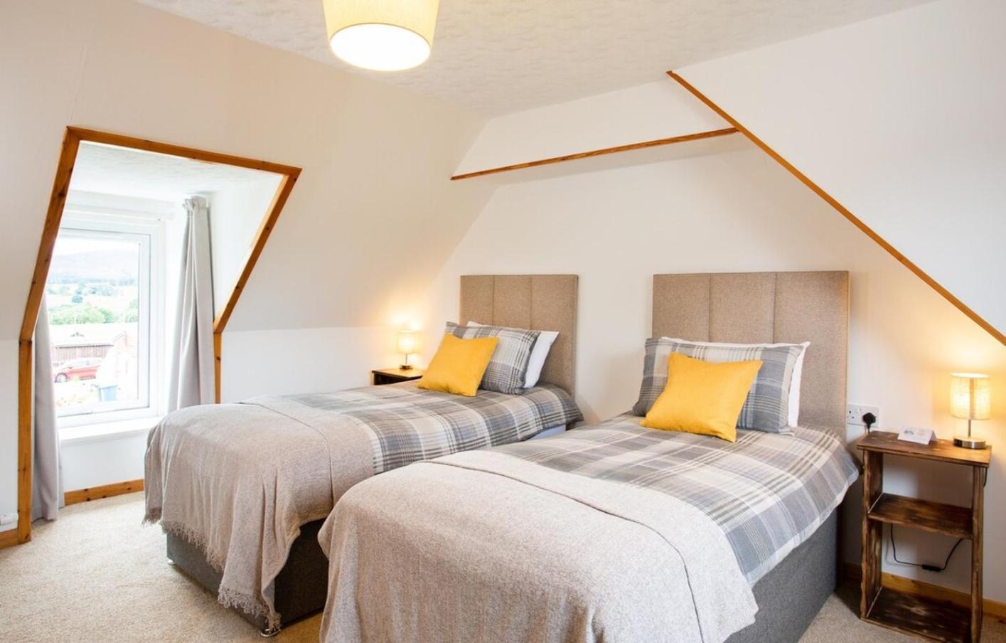 Mike'S 3-Bedroom Countryside Cottage Alness Exterior photo