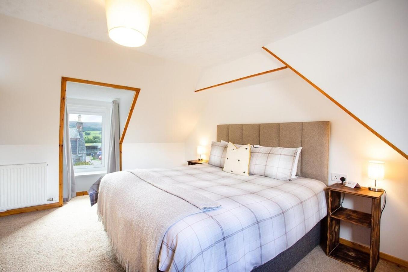 Mike'S 3-Bedroom Countryside Cottage Alness Exterior photo