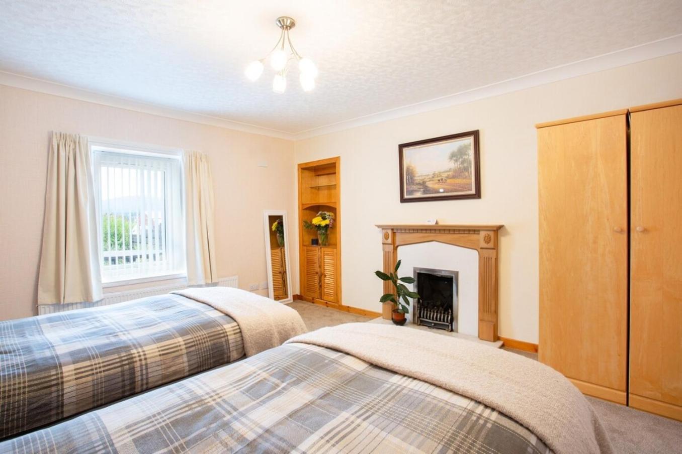 Mike'S 3-Bedroom Countryside Cottage Alness Exterior photo
